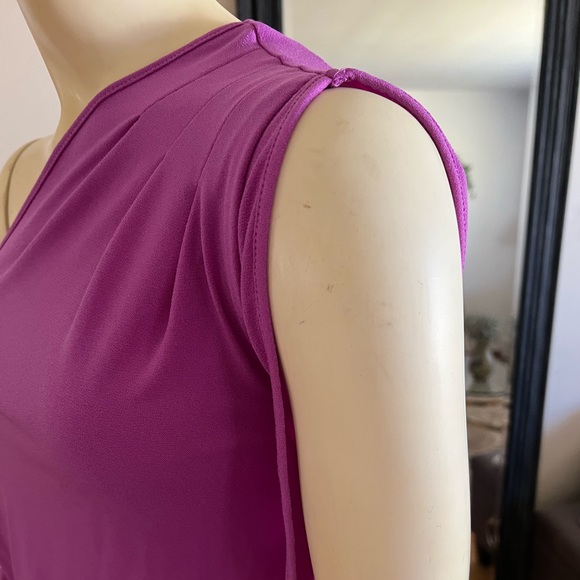 Express One Fuchsia Shoulder Top - Picture 4 of 9